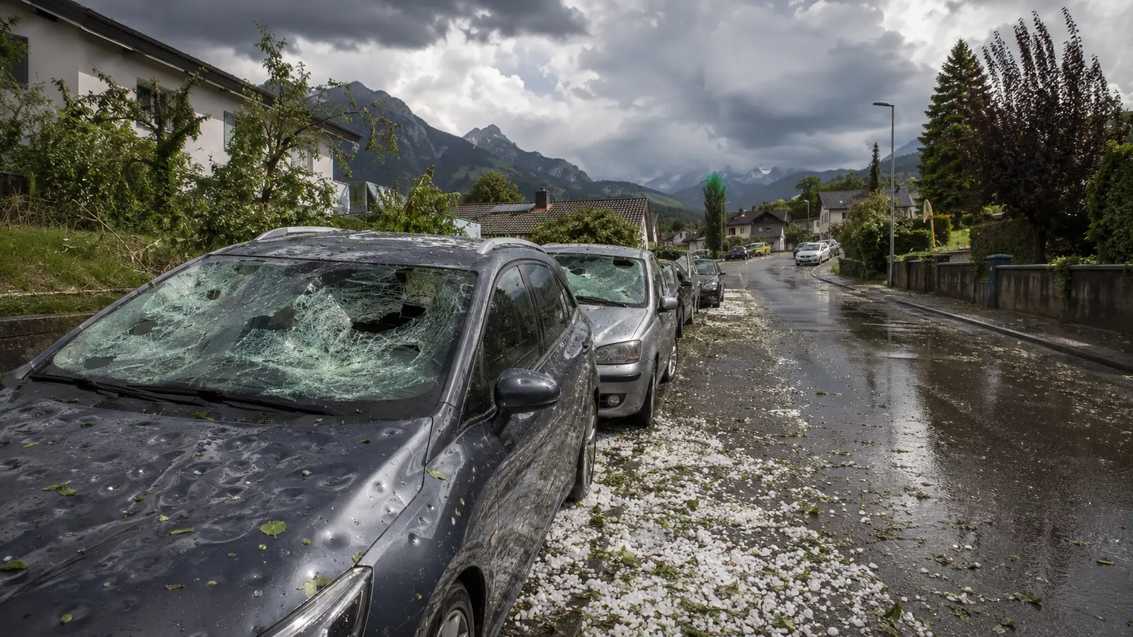 Hagel und Sturm verursachen hohe Schäden in der Schweiz